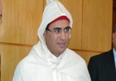 متى يعلم الوالي صمصم جلول بأن برلمانيا سابقا يستغل إسمه ؟؟ 
