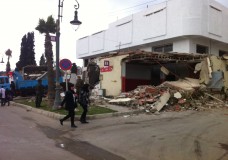 طنجة : السلطات تقدم على هدم بناية بمغوغة