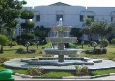 طلبة مهندسون ينتظرون فتح المساكن الجامعية