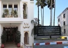  الداخلية تحسم الجدل بشأن شائعة “مراقبة وتتبع المكالمات”