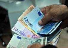 أوروبا تُعقد إجراءات التحويلات المالية لمغاربة العالم نحو المملكة